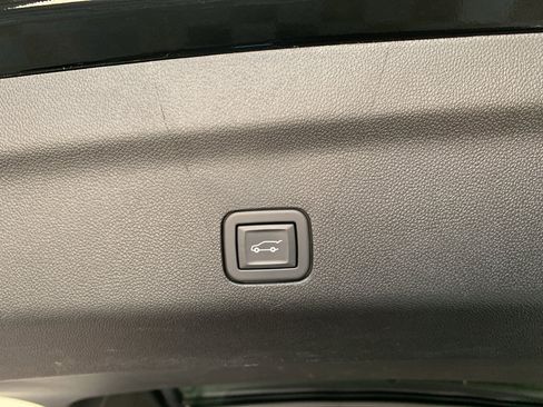 Used 2021 Cadillac Escalade Sport Platinum w/ LPO, ONYX Package AWD/4WD image 38