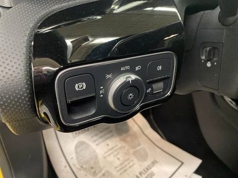 Used 2023 Mercedes-Benz CLA 250 4MATIC image 32