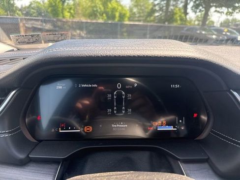 Used 2021 Jeep Grand Cherokee L Limited AWD/4WD image 17