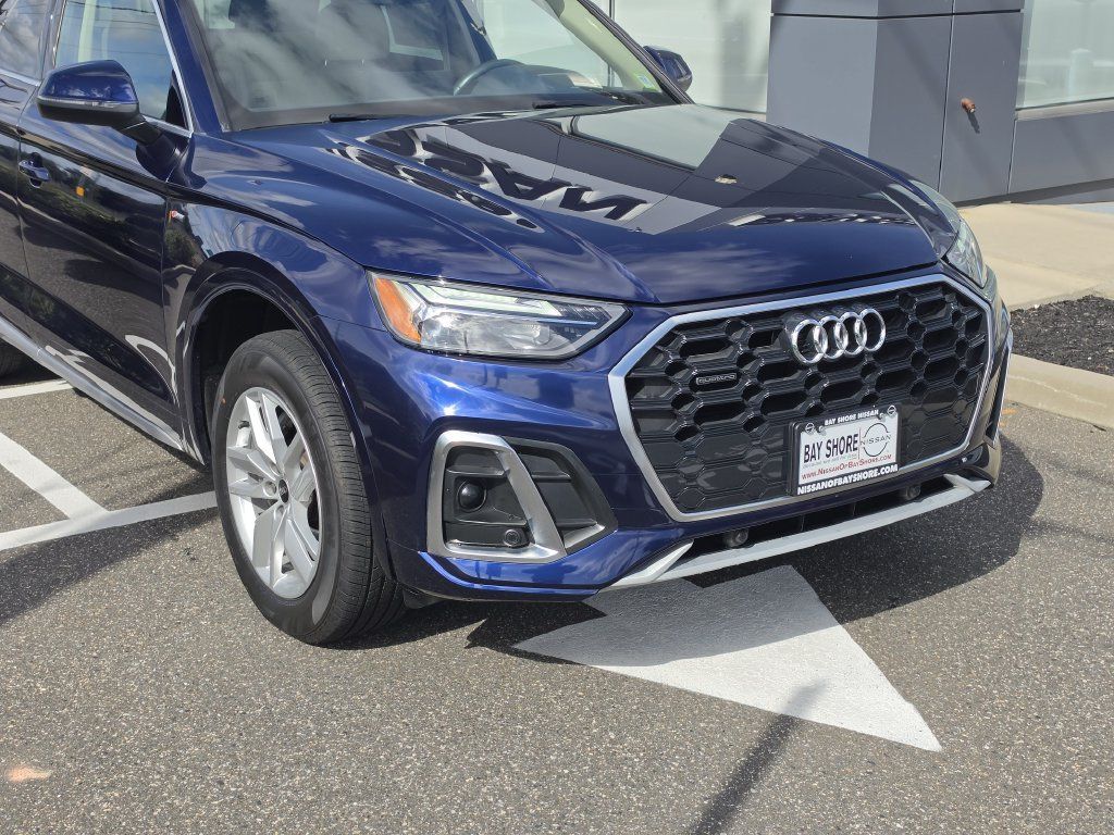 Used 2023 Audi Q5 2.0T Premium w/ Convenience Package AWD/4WD image 4