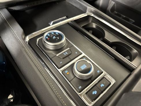 Used 2022 Ford Expedition Max XLT image 17
