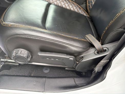 Used 2021 Jeep Gladiator Overland image 13