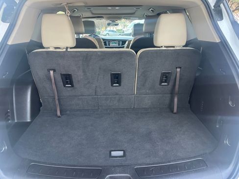 Used 2019 Buick Enclave Essence image 23
