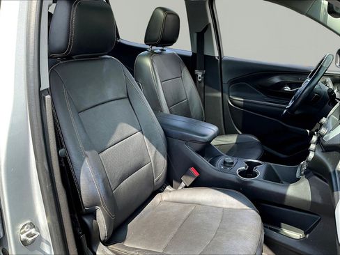 Used 2021 GMC Terrain SLT w/ Infotainment Package II AWD/4WD image 29