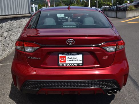 Used 2022 Toyota Corolla SE w/ SE Premium Package FWD image 6
