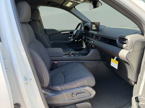 New 2026 Honda Pilot Sport image 21