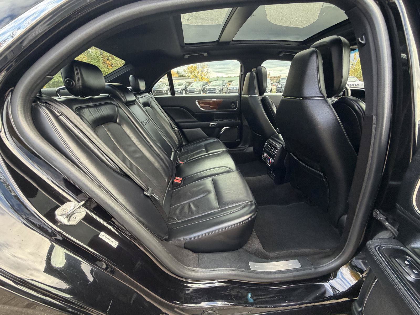 Used 2019 Lincoln Continental Reserve AWD/4WD image 28