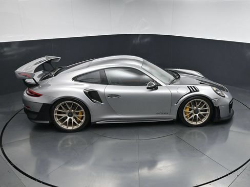 Used 2018 Porsche 911 GT2 RS RWD image 19