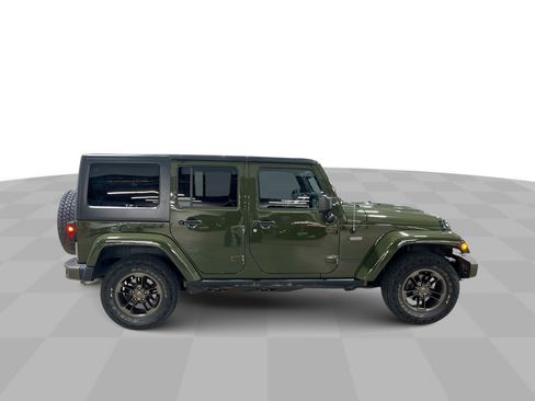 Used 2016 Jeep Wrangler Unlimited Sahara AWD/4WD image 10