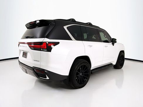 Used 2024 Lexus LX 600 4WD w/ Luxury Package image 7