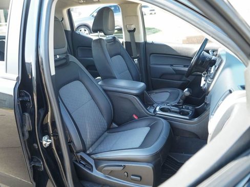 Used 2019 Chevrolet Colorado Z71 w/ Z71 Midnight Edition image 34