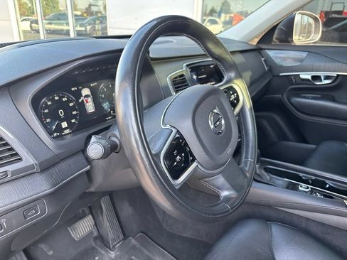 Used 2020 Volvo XC90 T6 Momentum AWD/4WD image 4