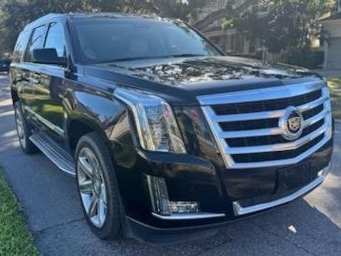 Used 2015 Cadillac Escalade Luxury image 7