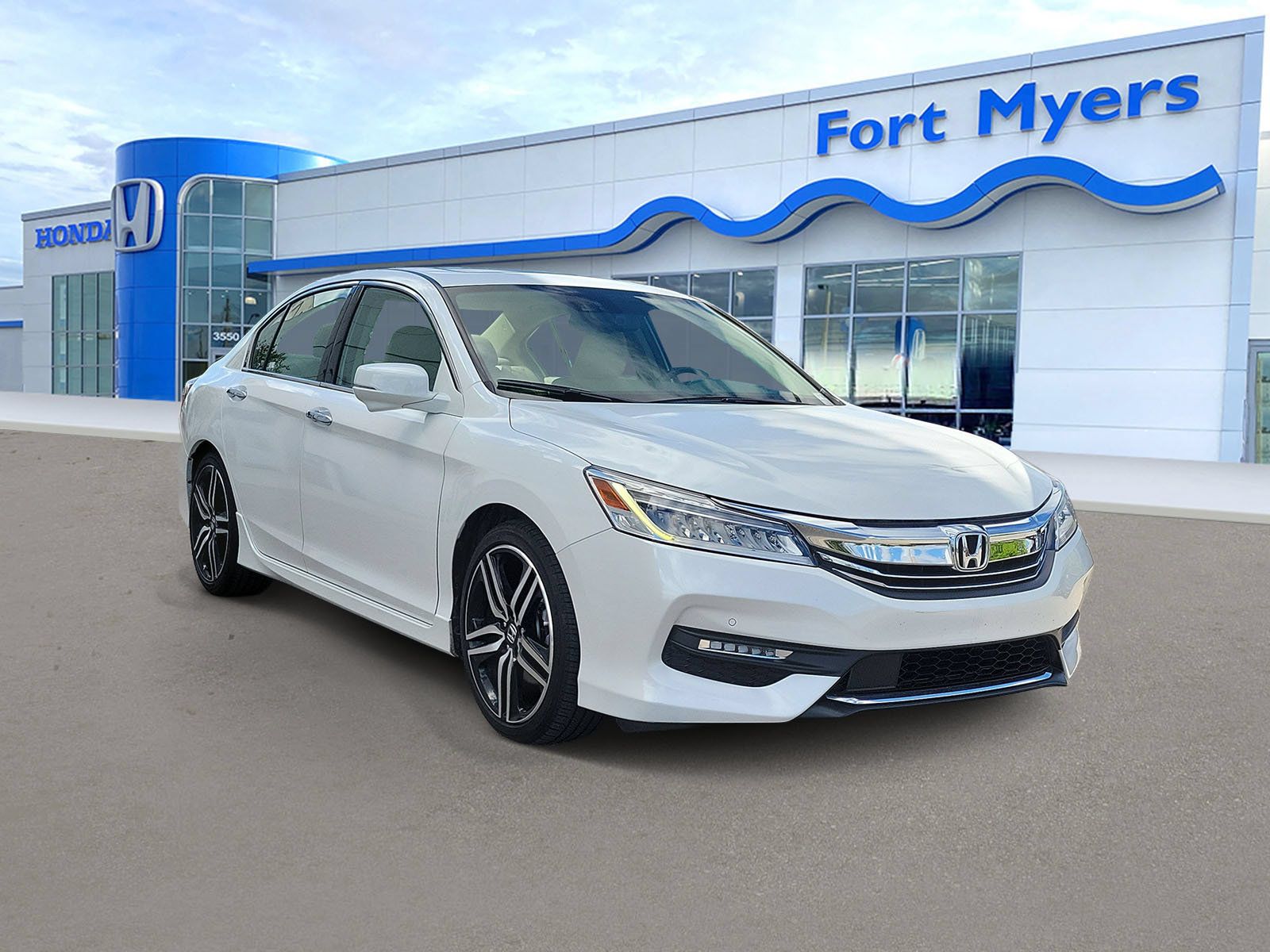 Used 2016 Honda Accord Touring image 1