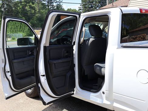 Used 2017 RAM 1500 Express w/ Express Value Package AWD/4WD image 16