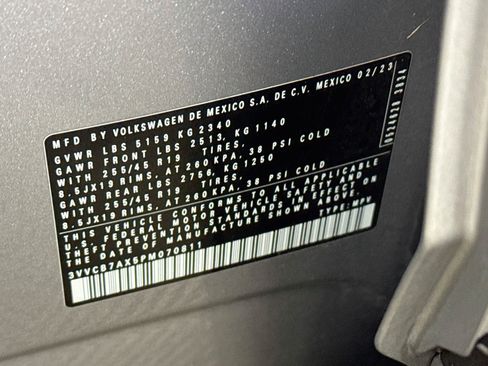 Used 2023 Volkswagen Tiguan SE R-Line FWD image 27