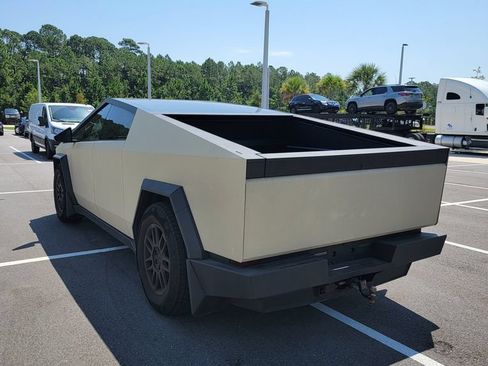 Used 2026 Tesla Cybertruck AWD Crew Cab image 3