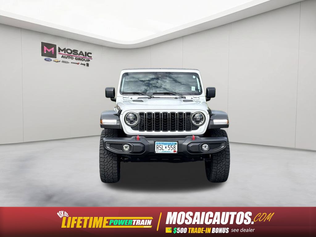 Used 2024 Jeep Gladiator Rubicon w/ Technology Group AWD/4WD image 2
