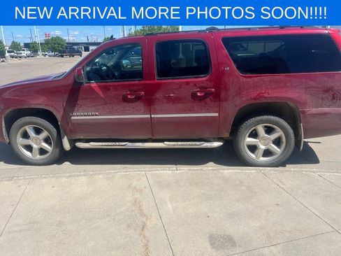 Used 2011 Chevrolet Suburban LT w/ Luxury Package AWD/4WD image 7