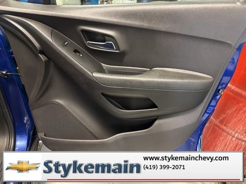 Used 2017 Chevrolet Trax LT w/ LT Convenience Package image 20
