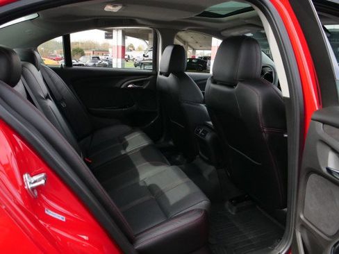 Used 2015 Chevrolet SS / 6.2L V8 / Sunroof / Heated & image 26