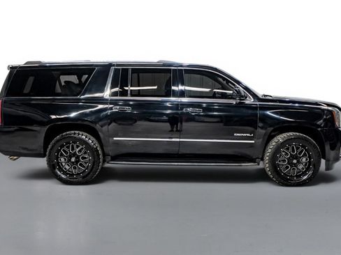 Used 2017 GMC Yukon XL Denali w/ Open Road Package AWD/4WD image 5