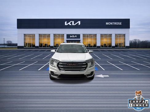 Used 2022 GMC Terrain SLT w/ Tech Package AWD/4WD image 2