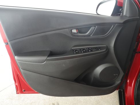 Used 2020 Hyundai Kona SEL Plus w/ Cargo Package image 8