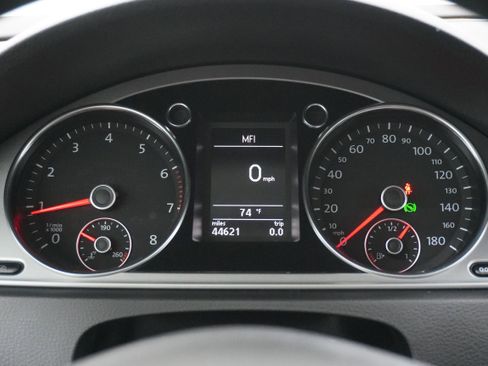 Used 2013 Volkswagen CC Lux image 16
