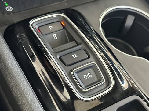Certified 2025 Honda Pilot Touring image 20
