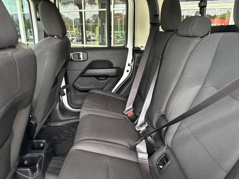 Used 2023 Jeep Gladiator Overland image 35