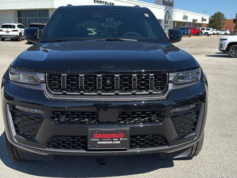 New 2026 Jeep Grand Cherokee Limited Reserve AWD/4WD image 3