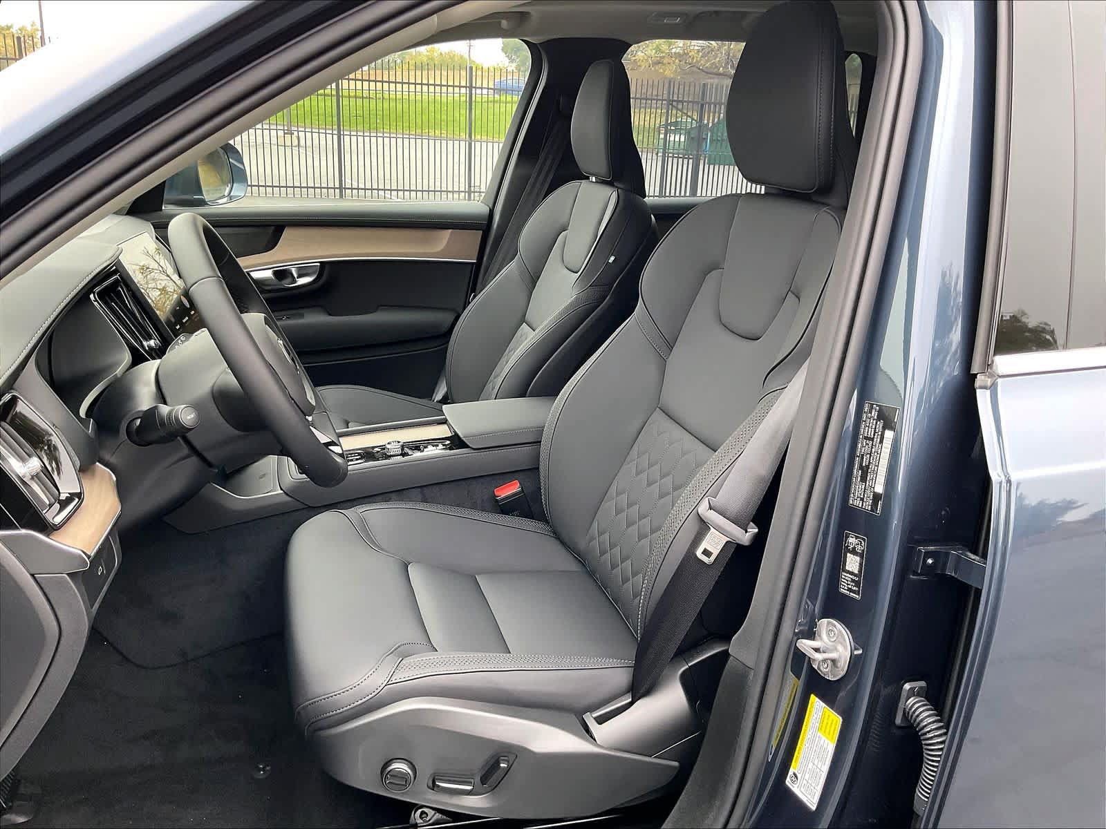 New 2026 Volvo XC90 B5 Plus w/ Protection Package AWD/4WD image 11