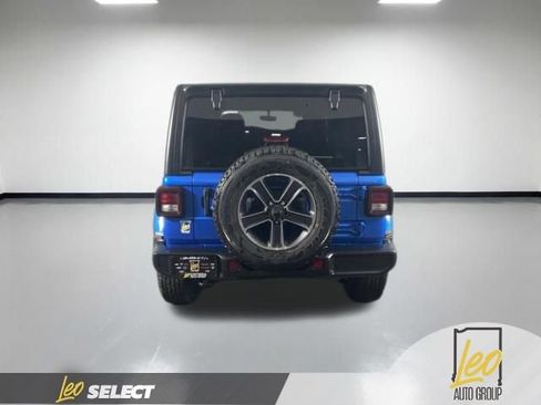 Used 2023 Jeep Wrangler Unlimited Sahara AWD/4WD image 21