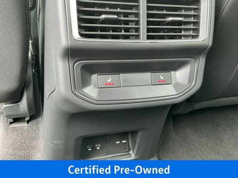 Certified 2024 Volkswagen Atlas Cross Sport SEL R-Line AWD/4WD image 18