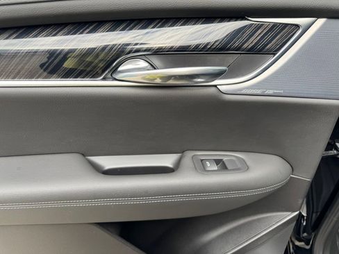 Used 2024 Cadillac XT6 Premium Luxury AWD/4WD image 16