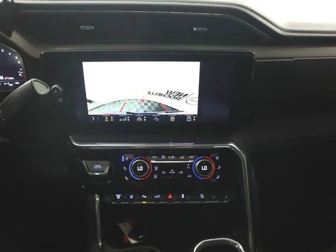 Used 2025 GMC Sierra 3500 Denali image 14