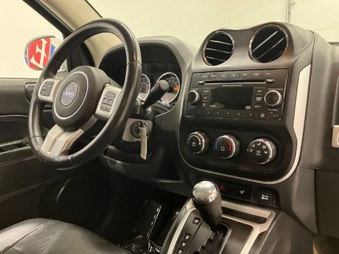 Used 2016 Jeep Compass Latitude AWD/4WD image 27