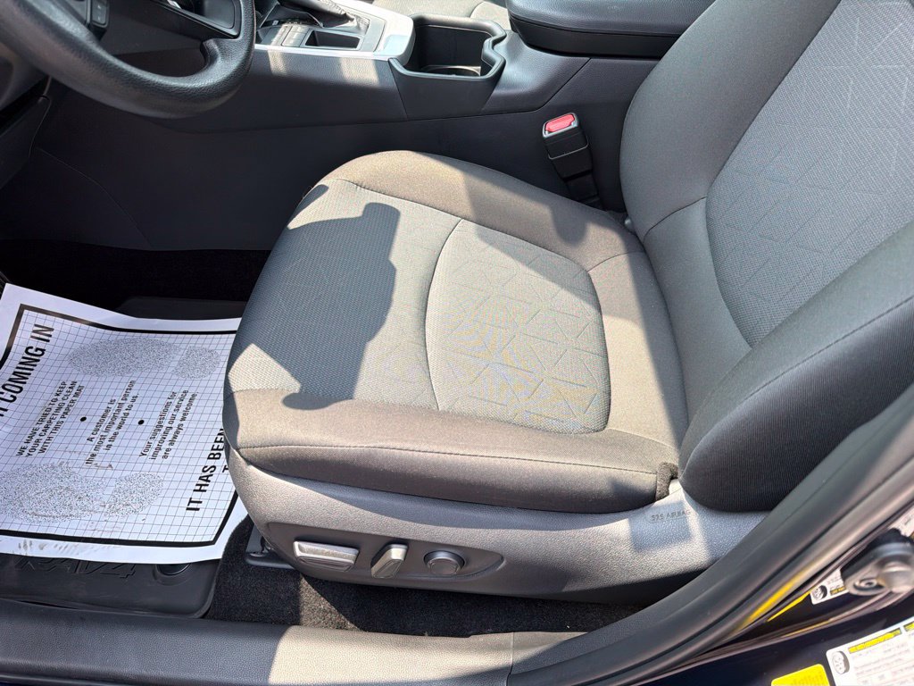 Used 2025 Toyota RAV4 XLE w/ Convenience Package FWD image 15