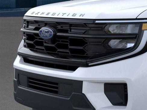 New 2026 Ford Expedition Active image 5