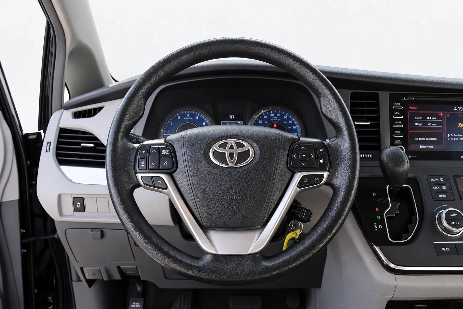 Used 2018 Toyota Sienna LE w/ Carpet Mat Package FWD image 13