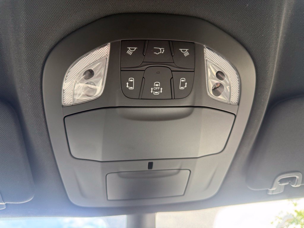 New 2027 Chrysler Pacifica Select w/ Family Tech Group FWD image 29