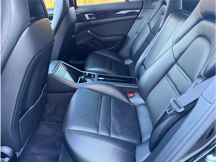 Used 2018 Porsche Panamera 4S AWD/4WD image 33