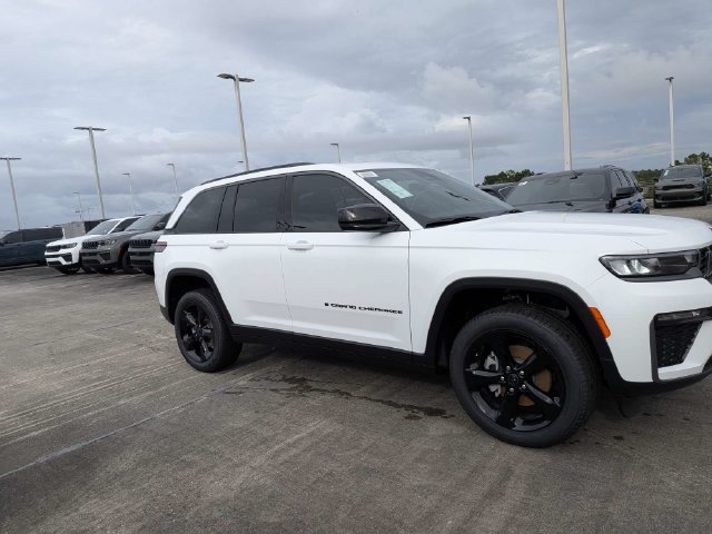 New 2027 Jeep Grand Cherokee Limited w/ Limited Altitude Package RWD image 3