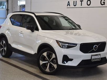 Used 2024 Volvo XC40 B5 Core