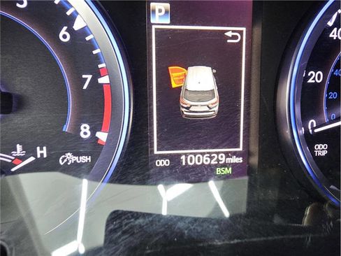 Used 2018 Toyota Highlander XLE image 21