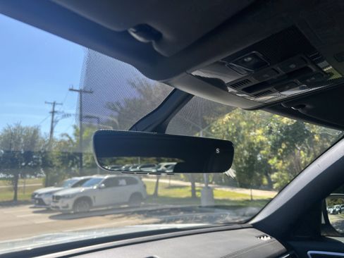 Used 2022 Volkswagen Atlas Cross Sport SE w/ Panoramic Sunroof Package image 25