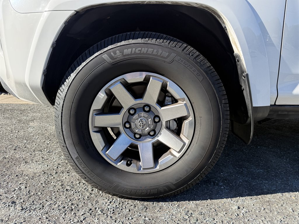 Used 2016 Toyota 4Runner Trail Premium AWD/4WD image 8