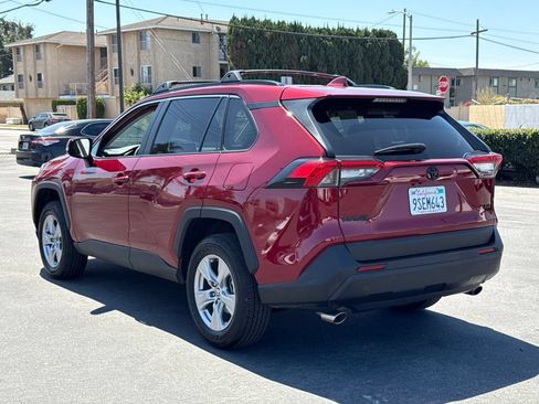 Used 2025 Toyota RAV4 XLE w/ Convenience Package FWD image 8
