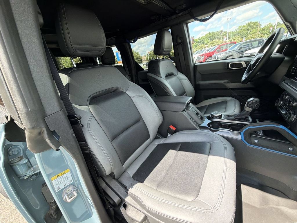 Used 2023 Ford Bronco Black Diamond w/ Sasquatch Package AWD/4WD image 27